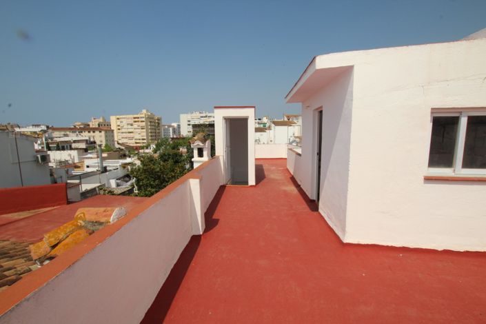 Image No.7-4 Bed House for sale