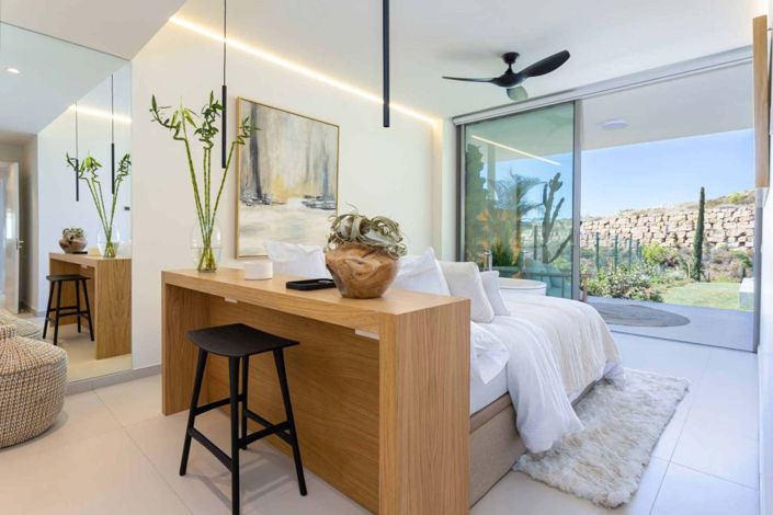 Image No.12-3 Bed Property for sale