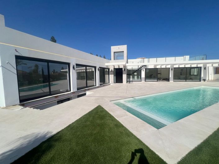 Image No.14-5 Bed Villa for sale