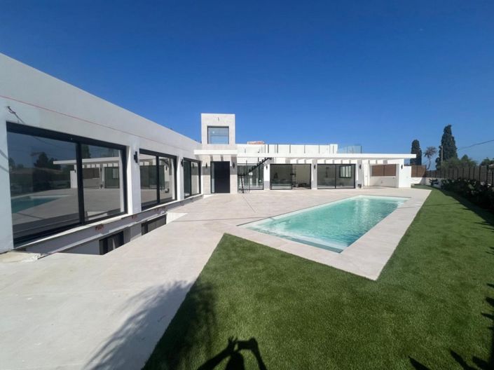 Image No.15-5 Bed Villa for sale