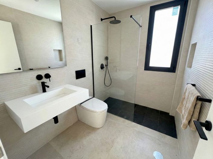 Image No.16-5 Bed Villa for sale