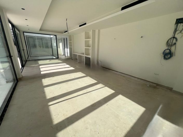 Image No.8-5 Bed Villa for sale