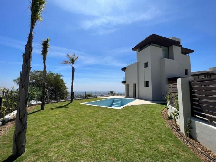 Image No.2-4 Bed Villa for sale