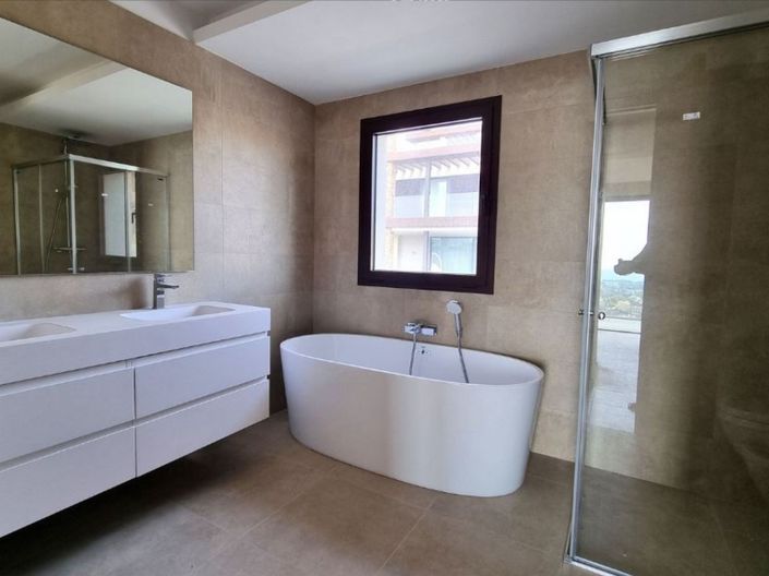 Image No.8-4 Bed Villa for sale