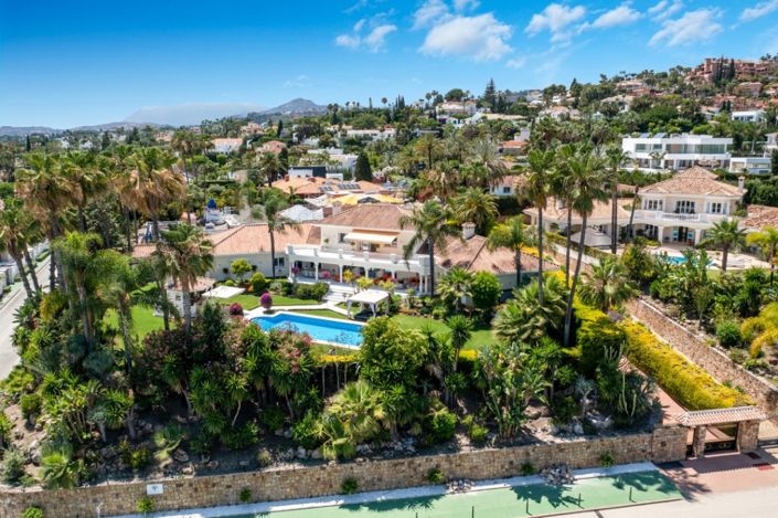 Image No.1-6 Bed Villa for sale