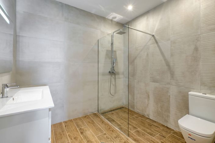 Image No.19-3 Bed Property for sale