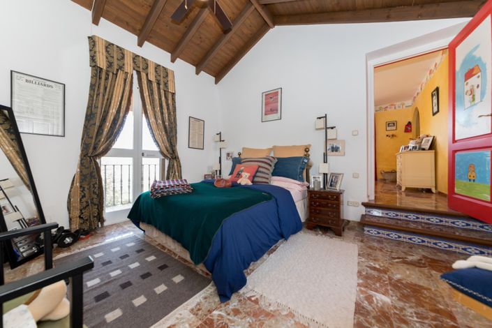 Image No.18-5 Bed Villa for sale