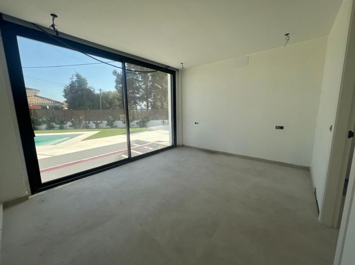 Image No.17-5 Bed Villa for sale