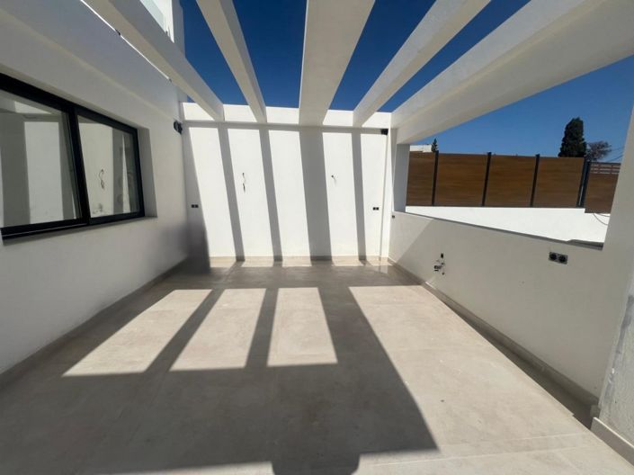 Image No.20-5 Bed Villa for sale