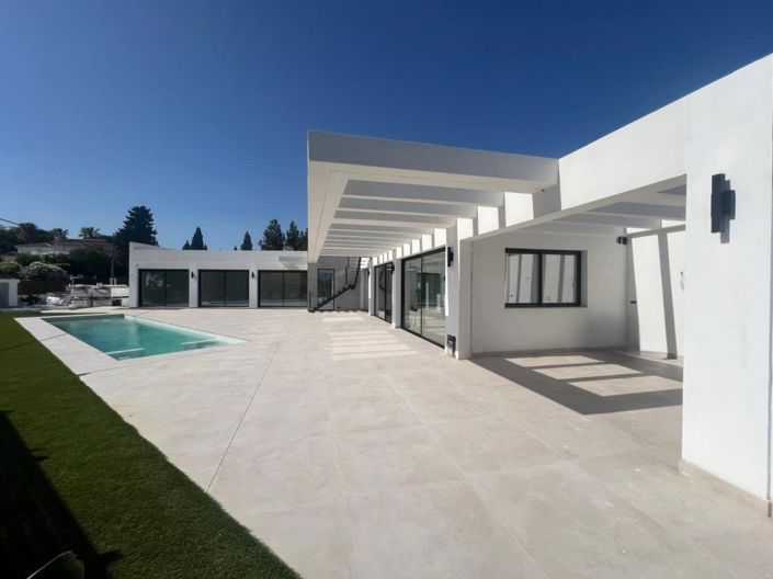 Image No.6-5 Bed Villa for sale