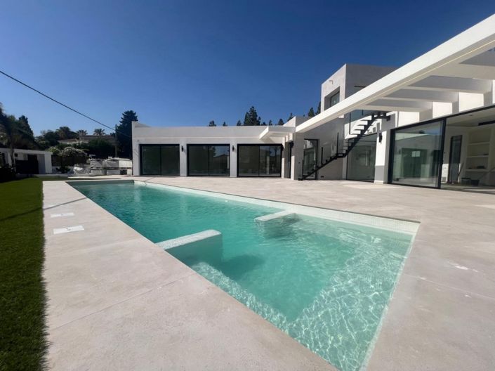 Image No.8-5 Bed Villa for sale