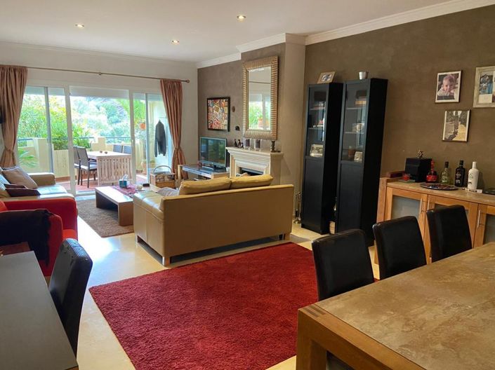 Image No.10-2 Bed Property for sale