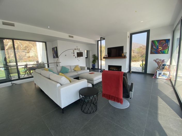 Image No.2-4 Bed Villa for sale