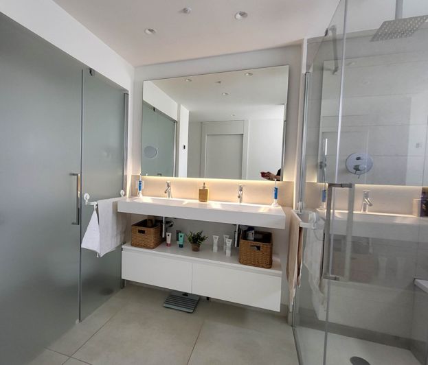 Image No.10-3 Bed Apartment for sale