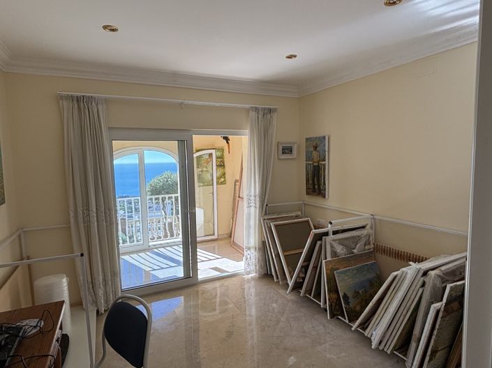 Image No.20-5 Bed Villa for sale