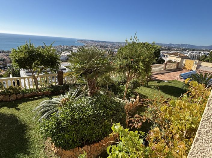 Image No.3-5 Bed Villa for sale