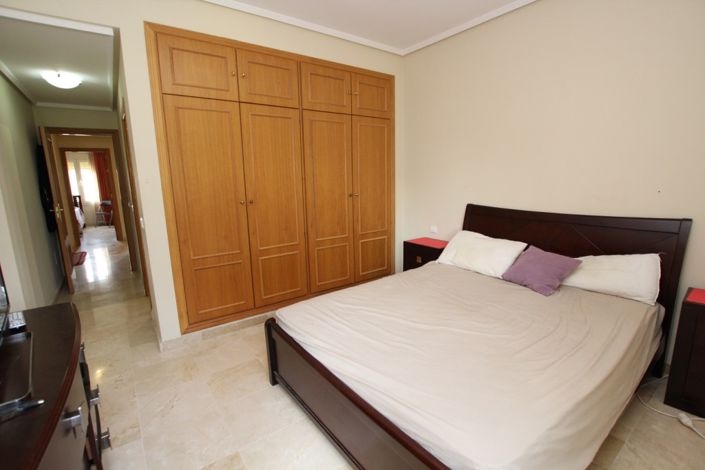 Image No.11-4 Bed Property for sale