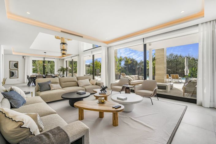 Image No.2-6 Bed Villa for sale