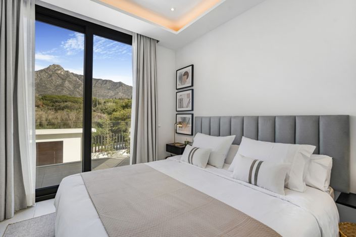 Image No.9-6 Bed Villa for sale