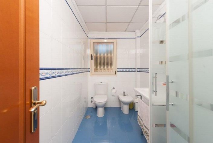 Image No.12-4 Bed Villa for sale