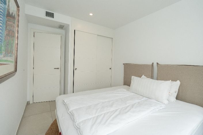 Image No.11-3 Bed Property for sale