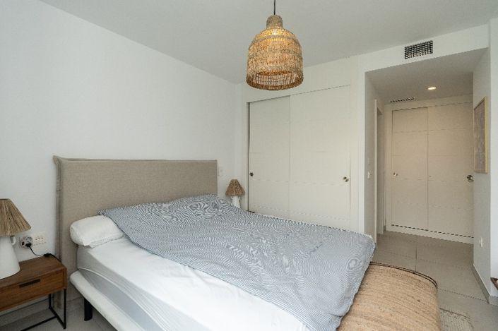 Image No.18-3 Bed Property for sale