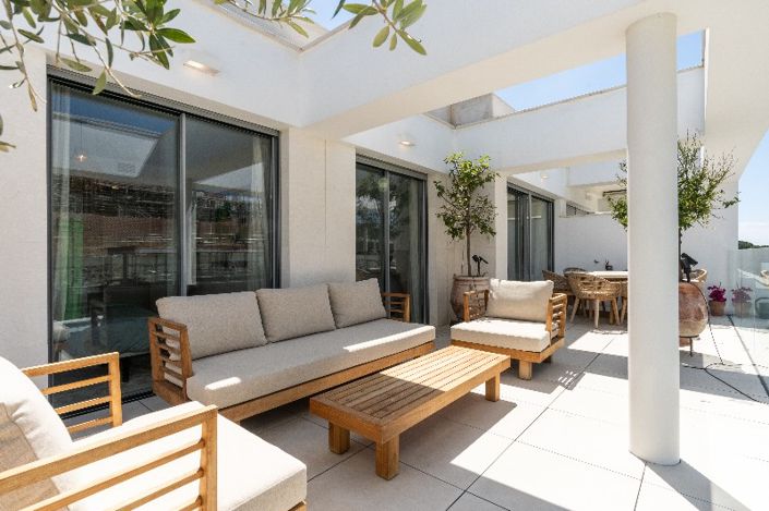 Image No.4-3 Bed Property for sale