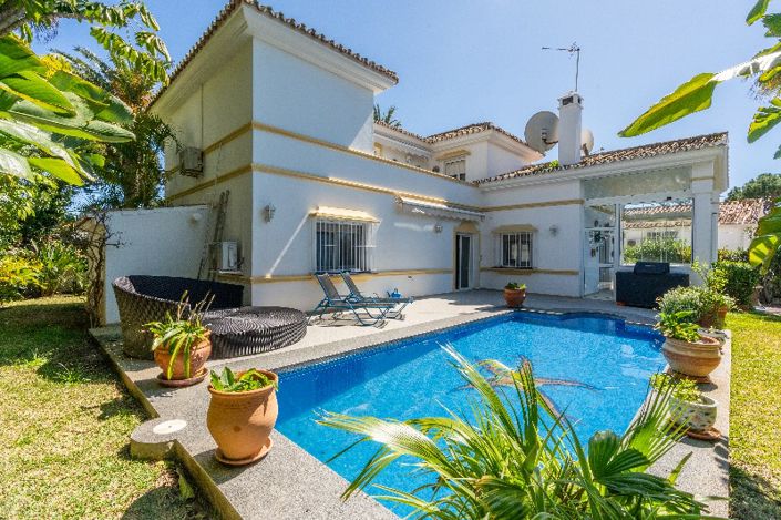 Image No.1-3 Bed Villa for sale