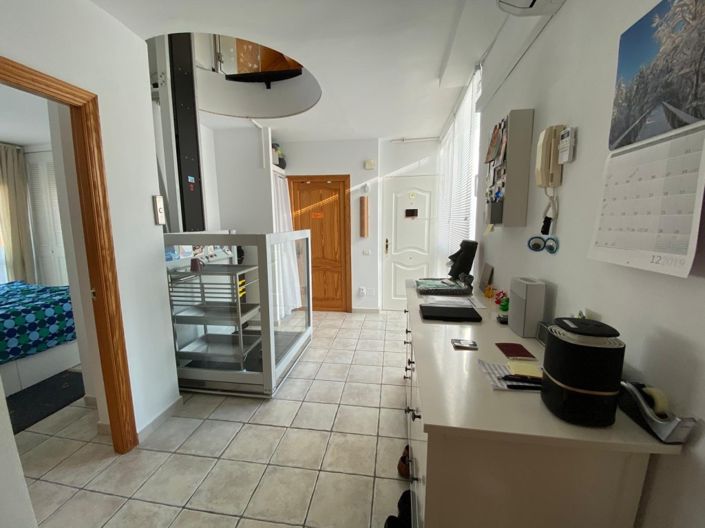 Image No.12-3 Bed Property for sale