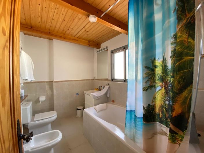 Image No.13-3 Bed Property for sale