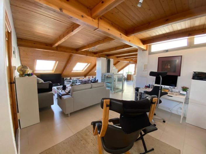 Image No.15-3 Bed Property for sale