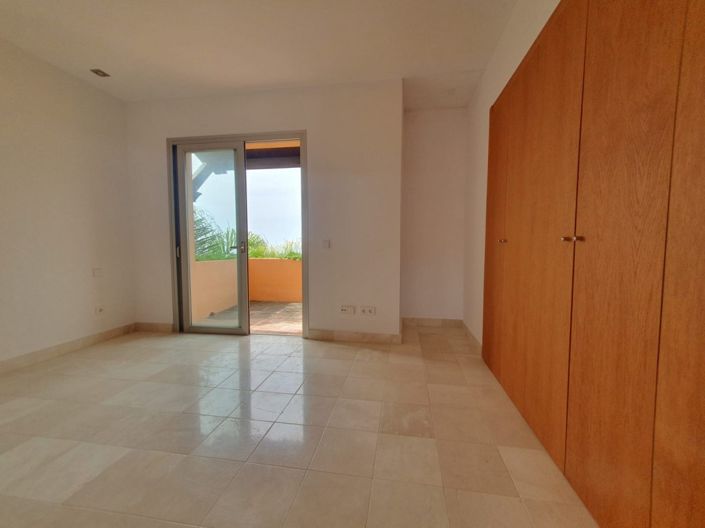 Image No.3-4 Bed Townhouse for sale