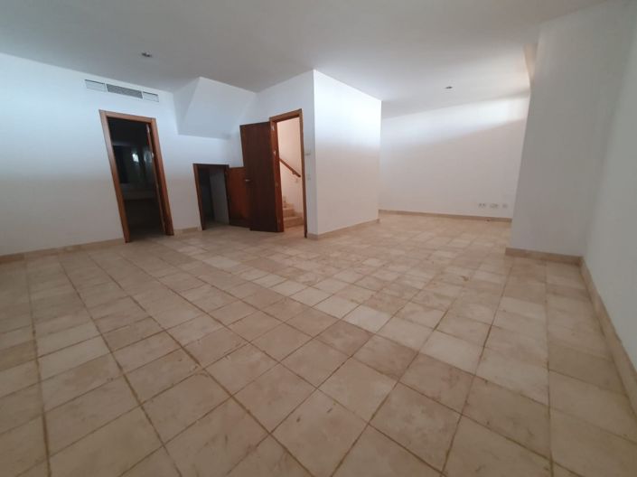 Image No.9-4 Bed Townhouse for sale