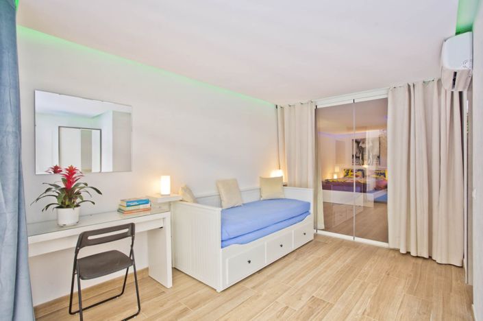 Image No.18-8 Bed Villa for sale