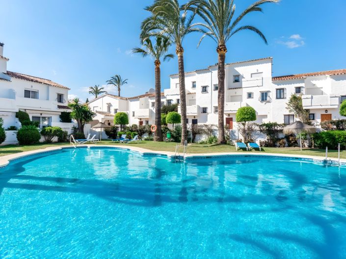 Image No.1-Maison de ville de 3 chambres à vendre à Marbella
