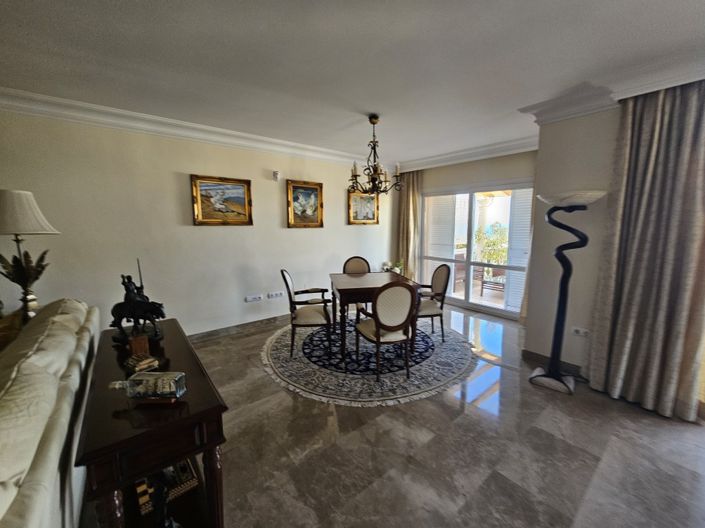 Image No.10-6 Bed Villa for sale