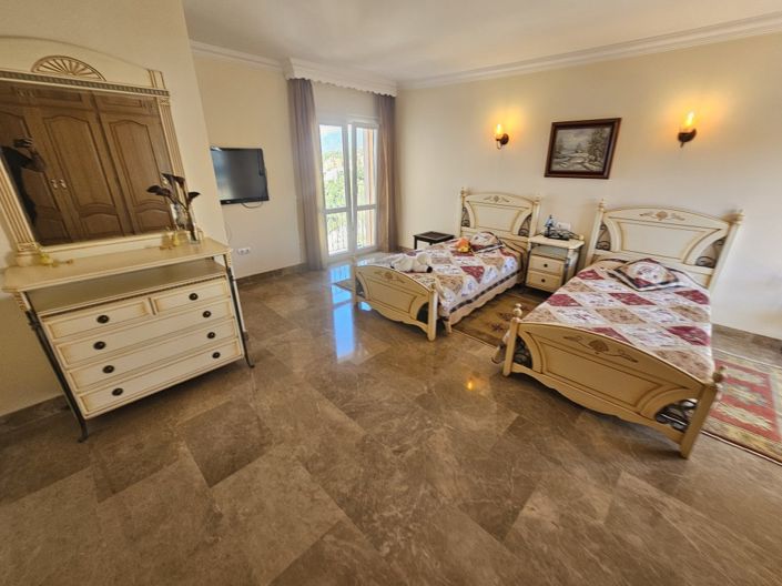 Image No.16-6 Bed Villa for sale