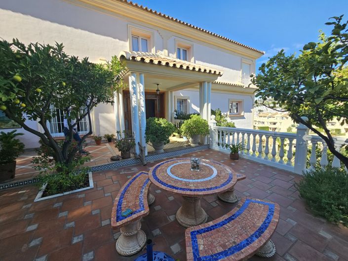 Image No.3-6 Bed Villa for sale