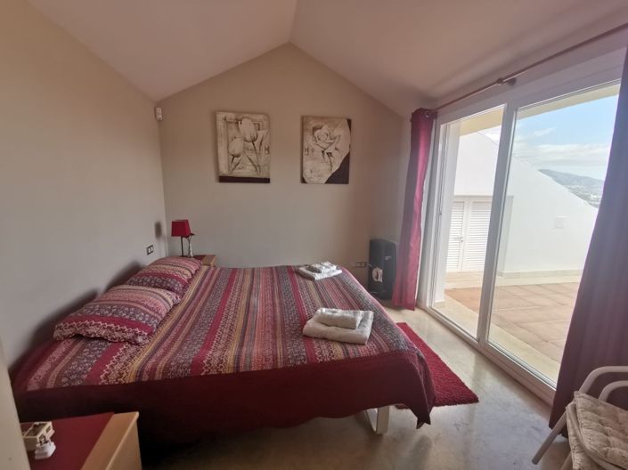 Image No.15-3 Bed Property for sale