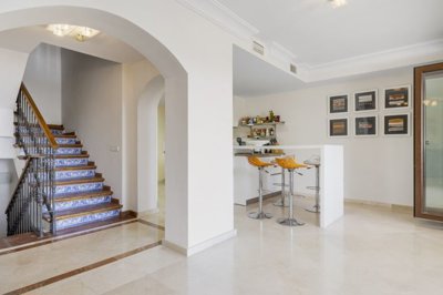 Access to first floor