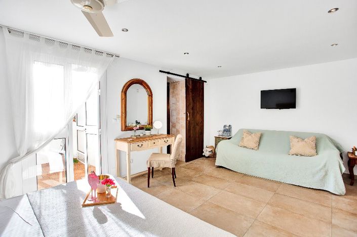 Image No.20-6 Bed Villa for sale