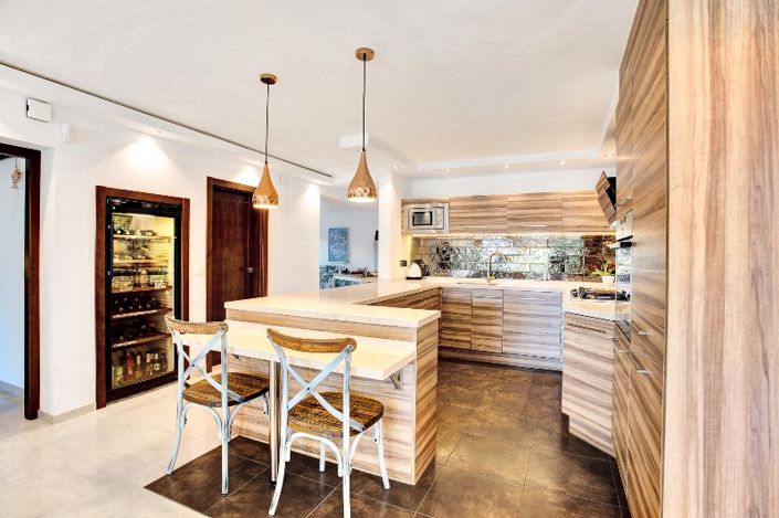 Image No.7-6 Bed Villa for sale