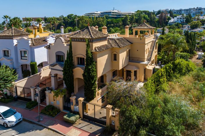 Image No.1-Villa de 5 chambres à vendre à Marbella