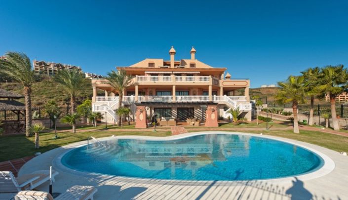 Image No.1-7 Bed Villa for sale