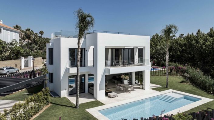 Image No.1-4 Bed Villa for sale