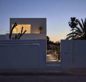 Villa at night 2
