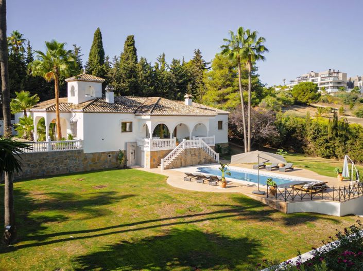 Image No.1-Villa de 5 chambres à vendre à Estepona
