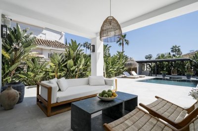 Covered terrace 1