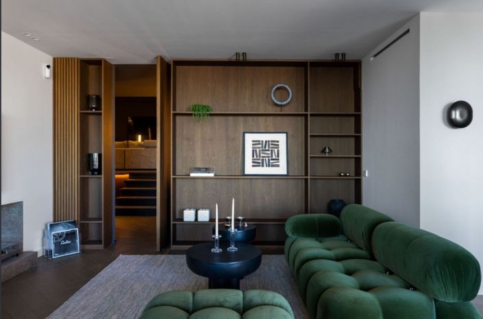 Image No.8-4 Bed Property for sale