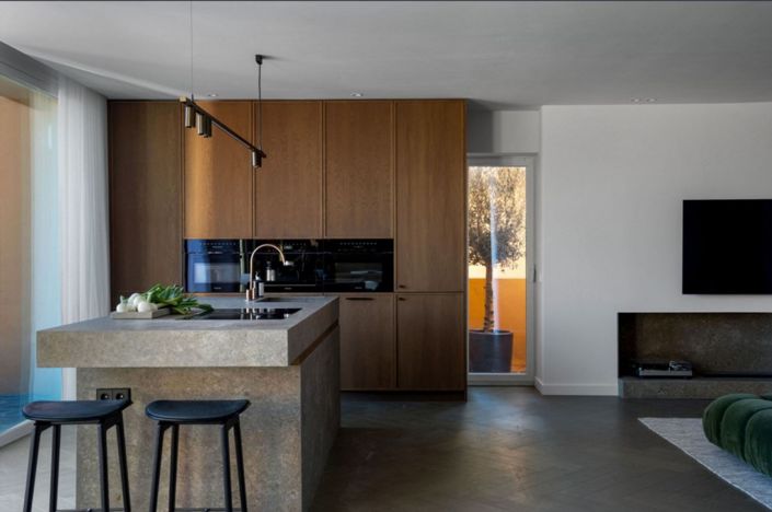 Image No.9-4 Bed Property for sale